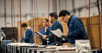 Diseñamos, fabricamos y comercializamos equipos de soluciones de calidad energética desde 1973. Reguladores.com