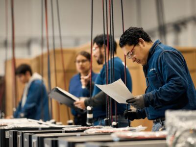 Adquiera un sistema de alimentación ininterrumpida o UPS en su empresa