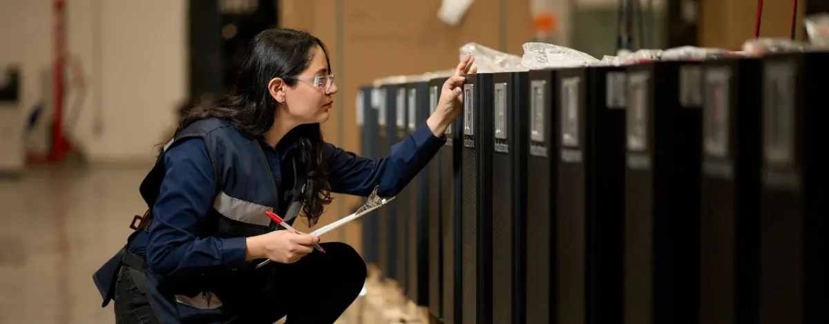 ¿Cómo seleccionar un UPS según su carga y tipo de instalación? 