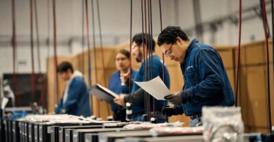 Diseñamos, fabricamos y comercializamos equipos de soluciones de calidad energética desde 1973. Reguladores.com
